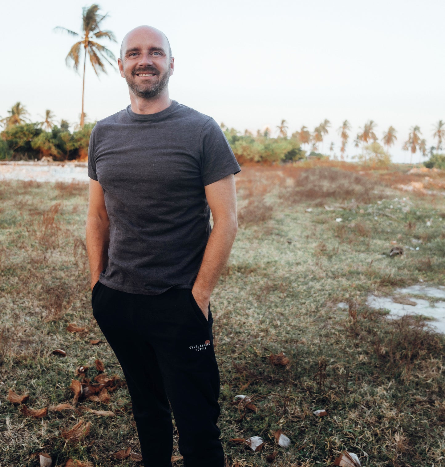 Men's Overlanding Sophia Joggers in Black